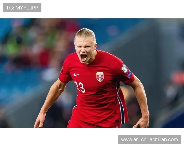 哈兰德点球处理冷静，成就球场英雄